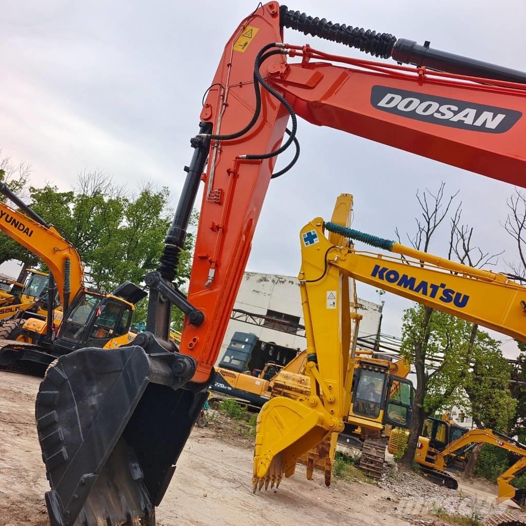 Doosan DX 225 LC 履带挖掘机