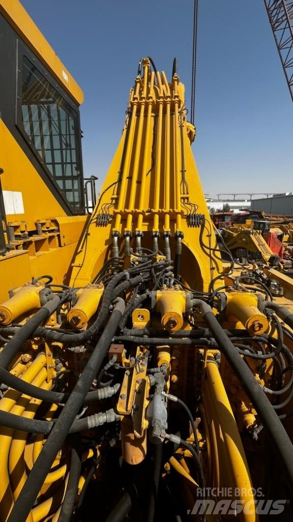 Komatsu PC 2000-8 履带挖掘机