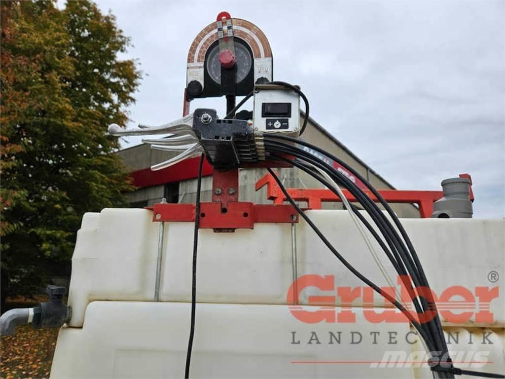 Holder IS 1000 牵引式喷雾机