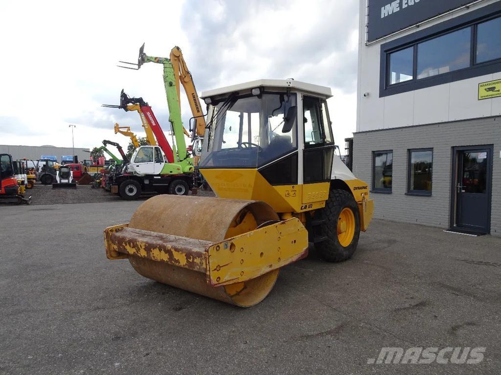 Dynapac CA152D 胶轮压路机