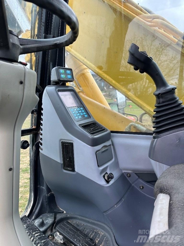 Komatsu PW 160-7E0 轮式挖掘机