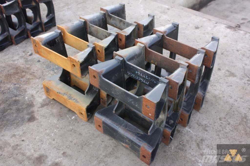 CAT Trackguards 底盘和悬架