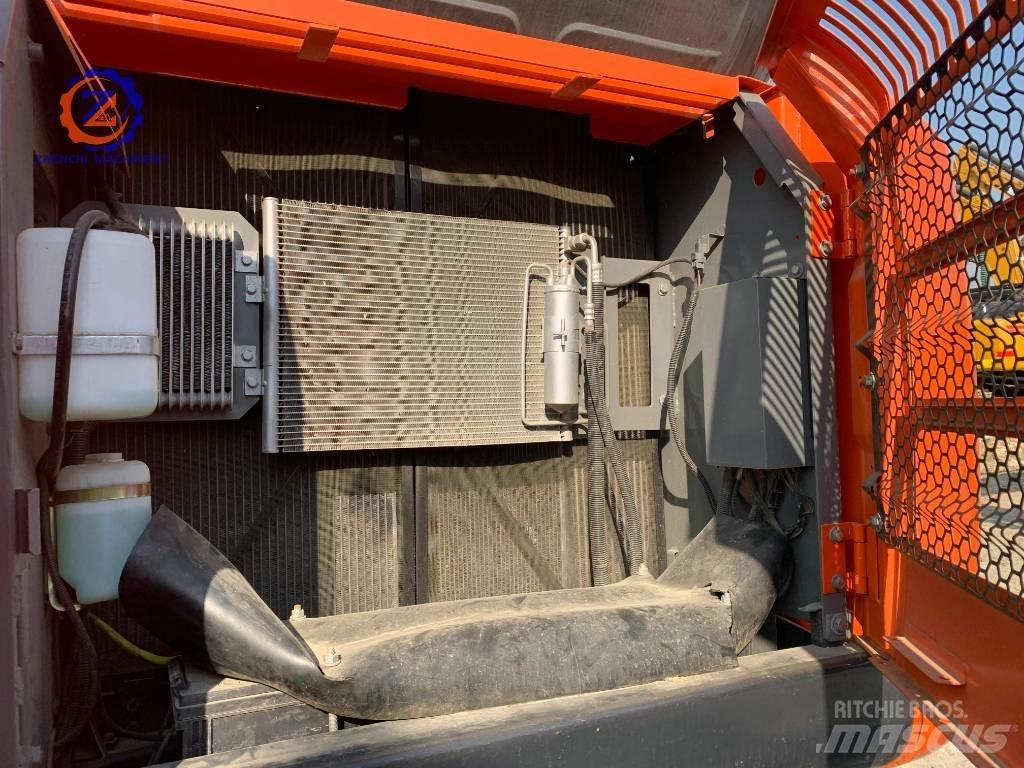 Hitachi ZX 240 履带挖掘机