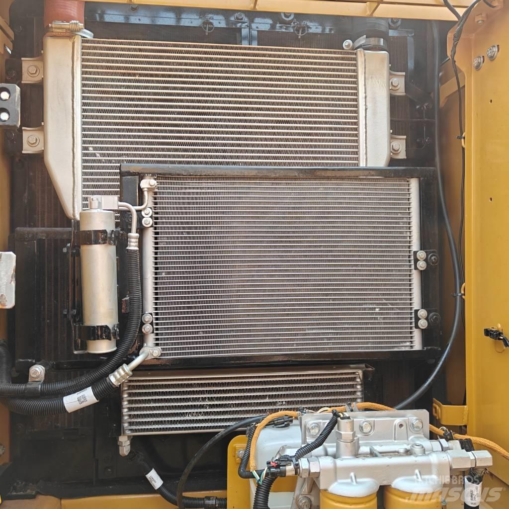 CAT 320D2L 履带挖掘机