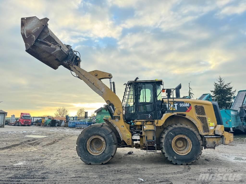 CAT 950M HighLift 轮式装载机