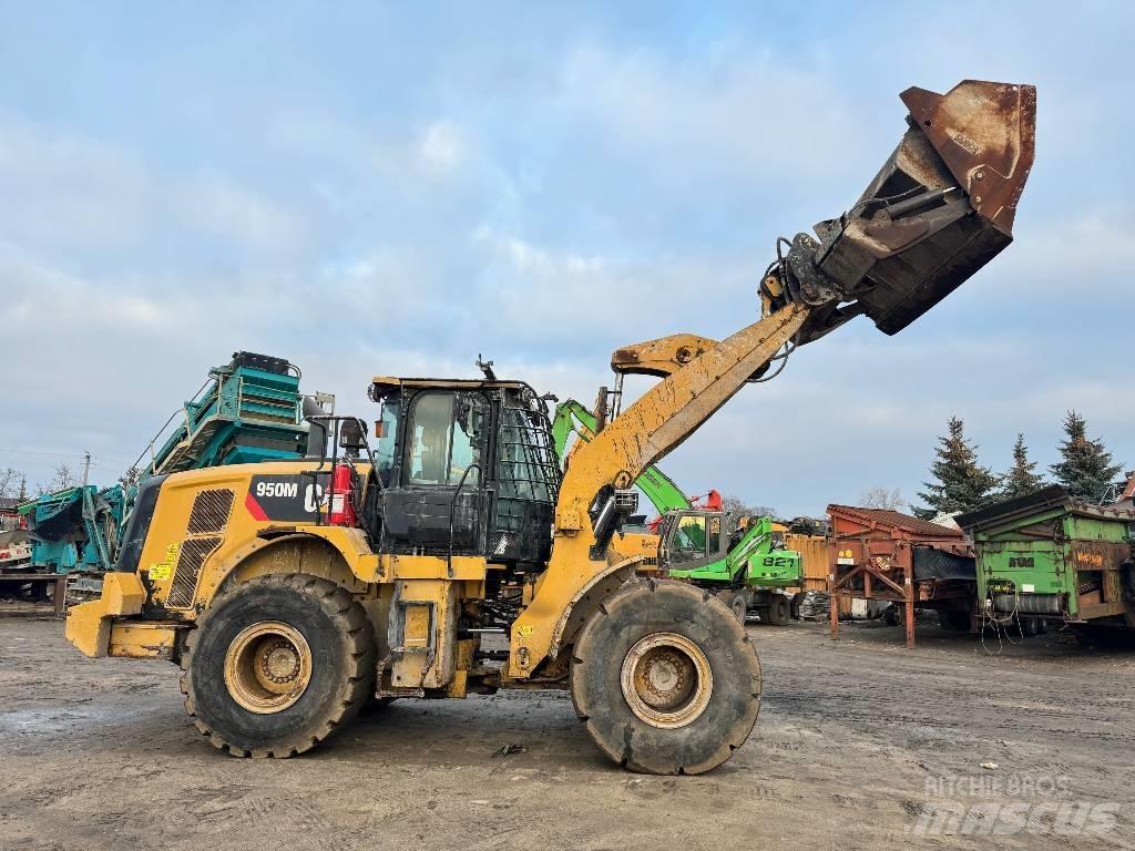 CAT 950M HighLift 轮式装载机