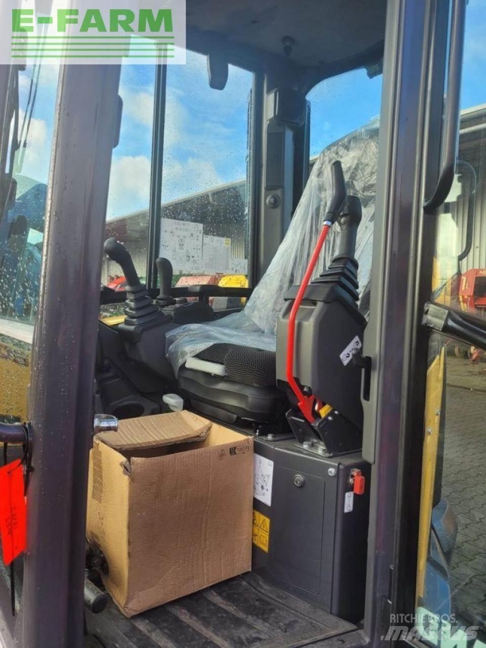 New Holland e55d 轮式挖掘机
