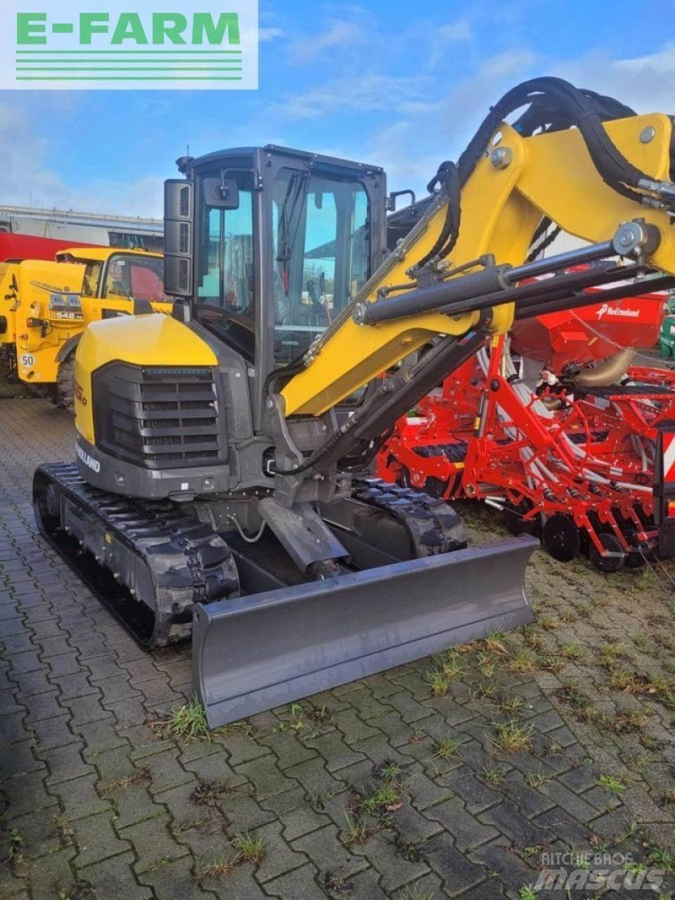 New Holland e55d 轮式挖掘机