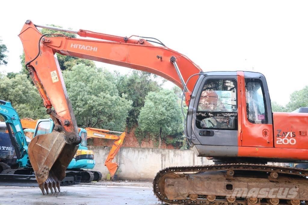 Hitachi ZX 200 LC-3 履带挖掘机