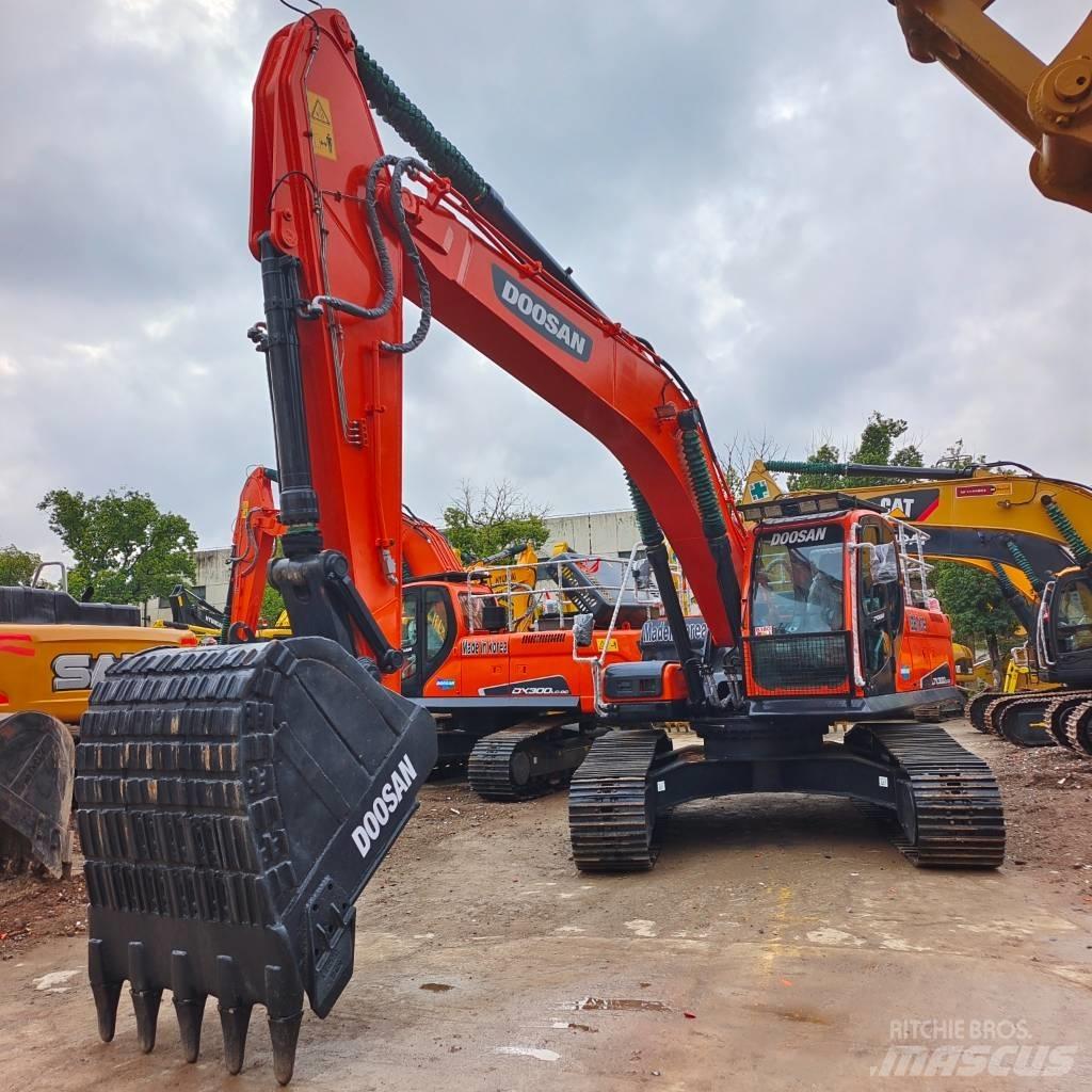 Doosan DX 300 LC 履带挖掘机