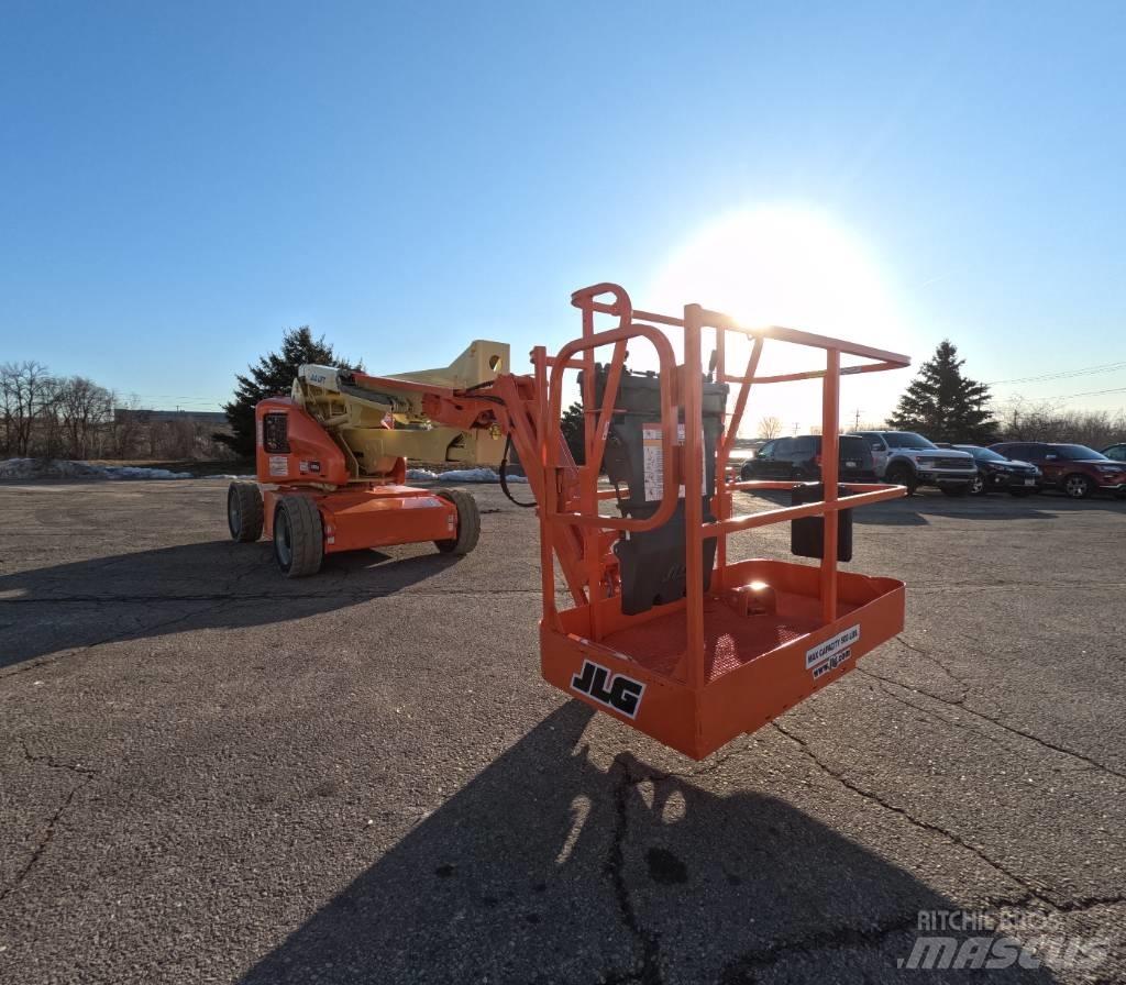 JLG E 450 AJ 曲臂高空工作平台