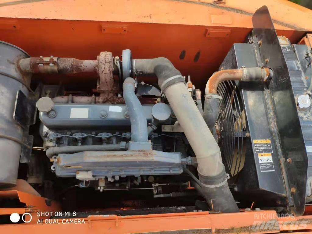 Doosan DH210W-7 轮式挖掘机