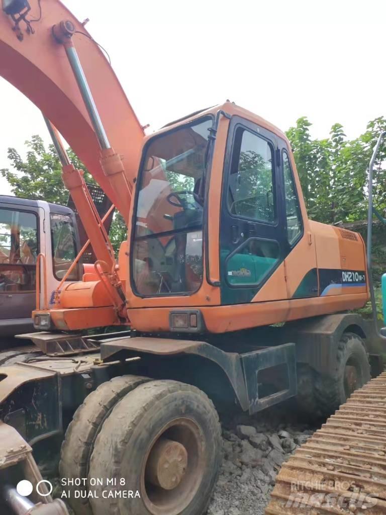 Doosan DH210W-7 轮式挖掘机