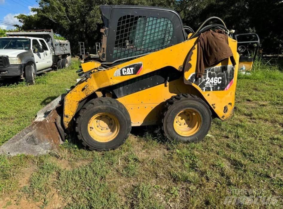 CAT 248C 滑移装载机