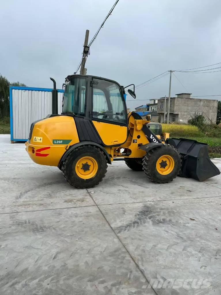 Volvo L 20 F 轮式装载机