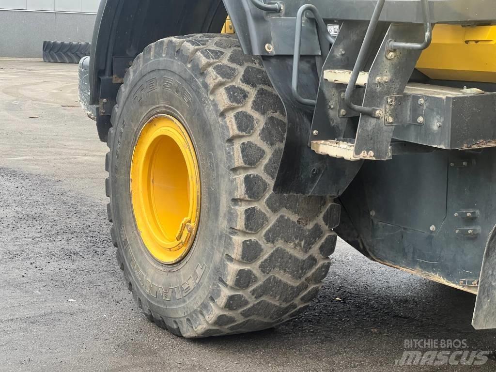 Komatsu WA 380-7 轮式装载机