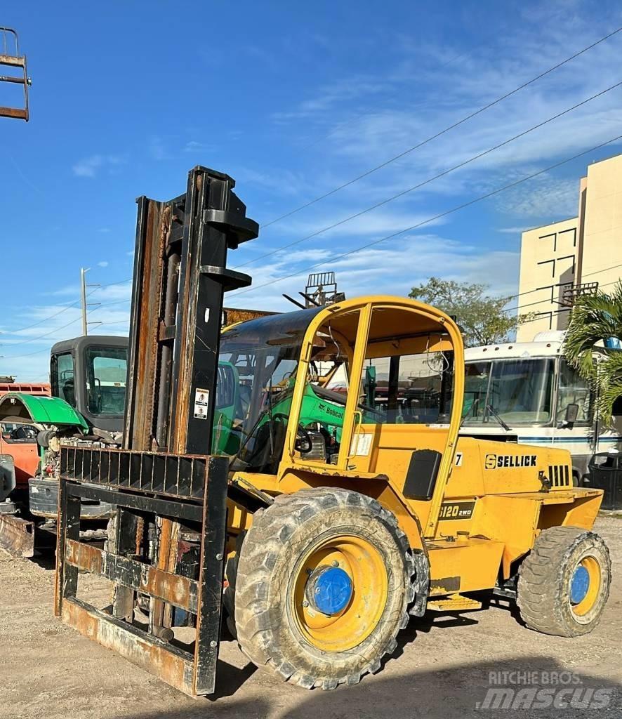JCB S120 越野叉车|叉装车