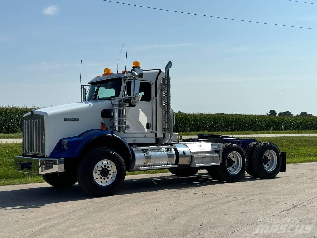 Kenworth T 800 牵引车
