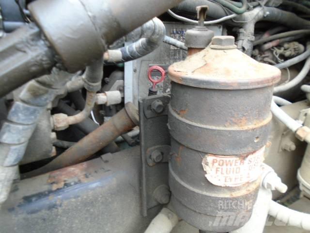 Volvo WG 起重车
