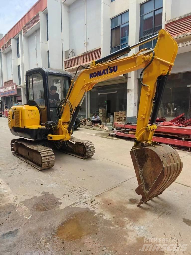 Komatsu PC 35 R-8 小型挖掘机