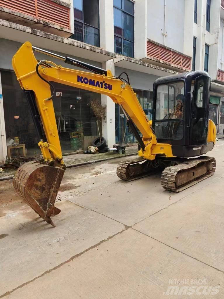 Komatsu PC 35 R-8 小型挖掘机
