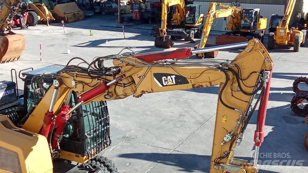 CAT M318F 轮式挖掘机