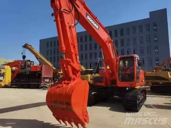 Doosan DX225LC 履带挖掘机