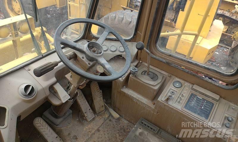 CAT 815 B 土壤压实机