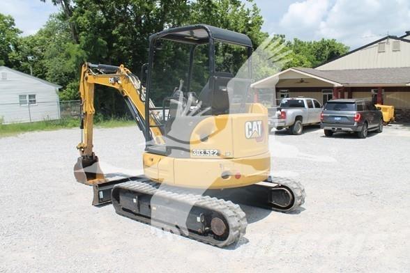 CAT 303.5E2 CR 小型挖掘机
