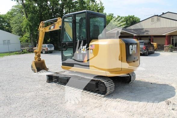 CAT 305.5 小型挖掘机
