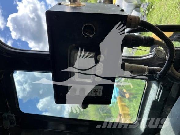 CAT 321D LCR 松土机