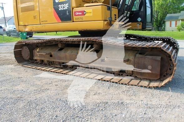 CAT 323FL 履带挖掘机