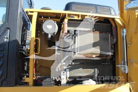 CAT 323FL 履带挖掘机