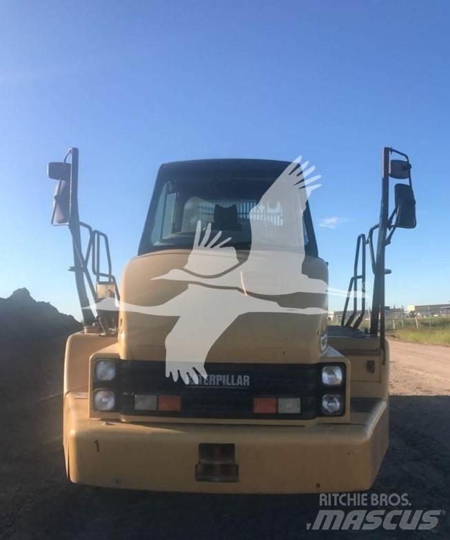 CAT 725 铰接式自卸车