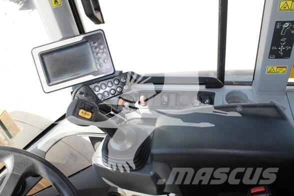 CAT 938M 轮式装载机