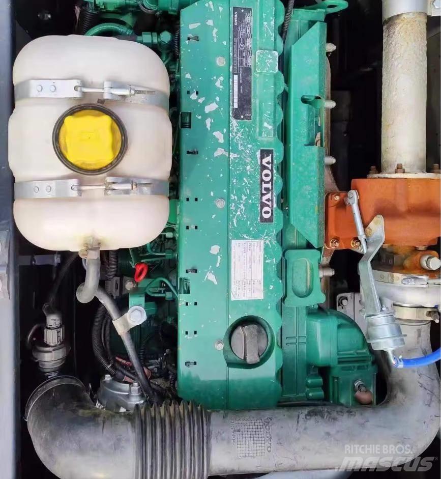 Volvo EC 220 履带挖掘机