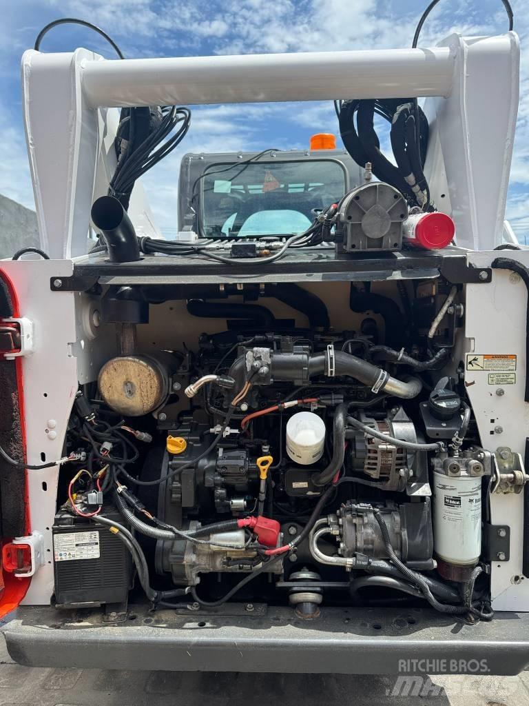 Bobcat T 740 滑移装载机