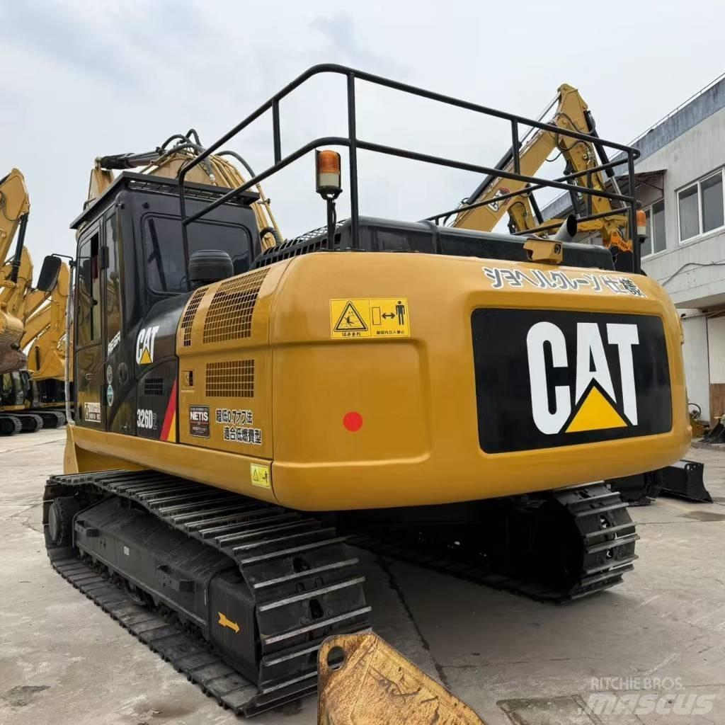 CAT 326D2 中型挖掘机