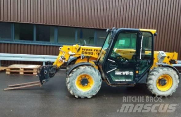 JCB 525-60 伸缩臂叉装车|叉装车