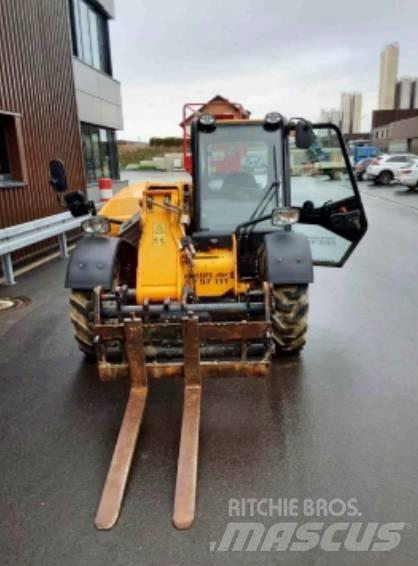JCB 525-60 伸缩臂叉装车|叉装车