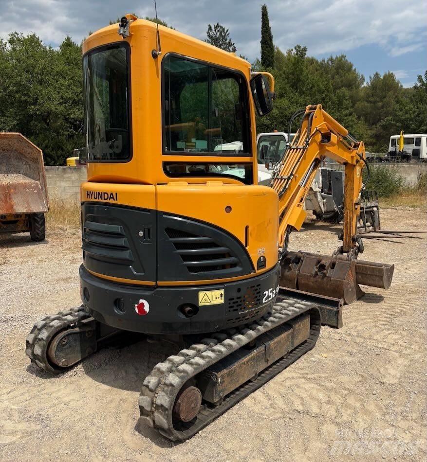 Hyundai R25Z-9 AK 小型挖掘机