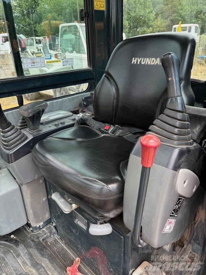 Hyundai R25Z-9 AK 小型挖掘机