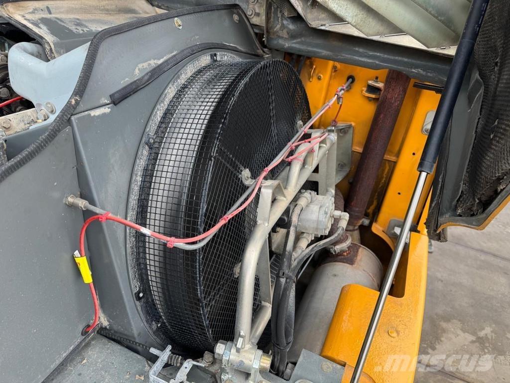 Liebherr A 316 工业挖掘机