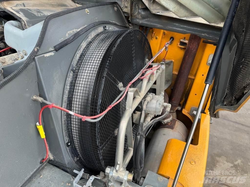 Liebherr A 316 工业挖掘机