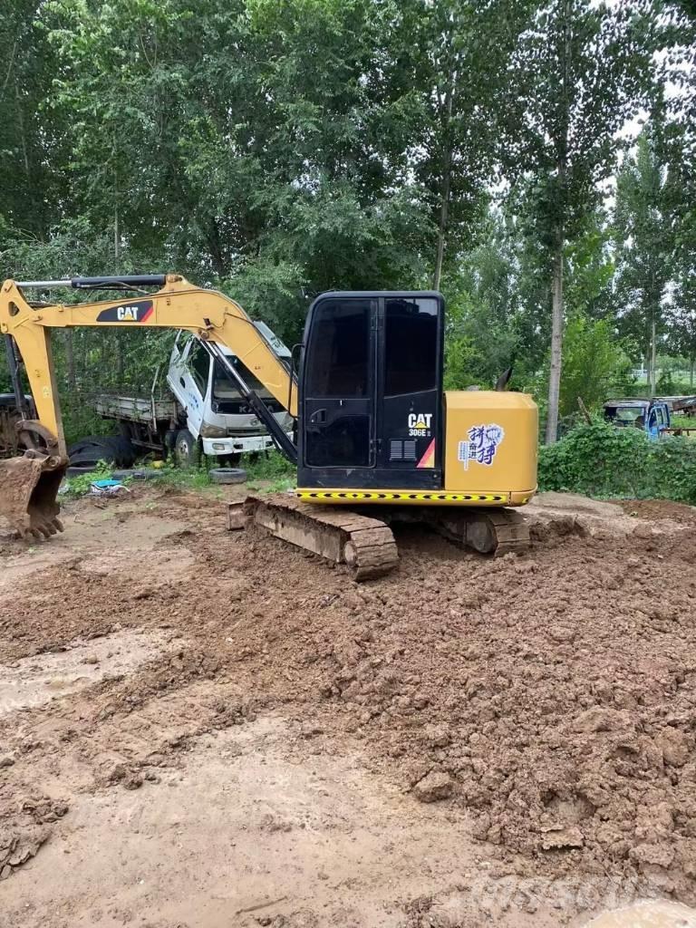 CAT 306E2 小型挖掘机