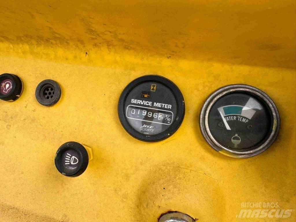 Komatsu D 21 P-5 履带式推土机