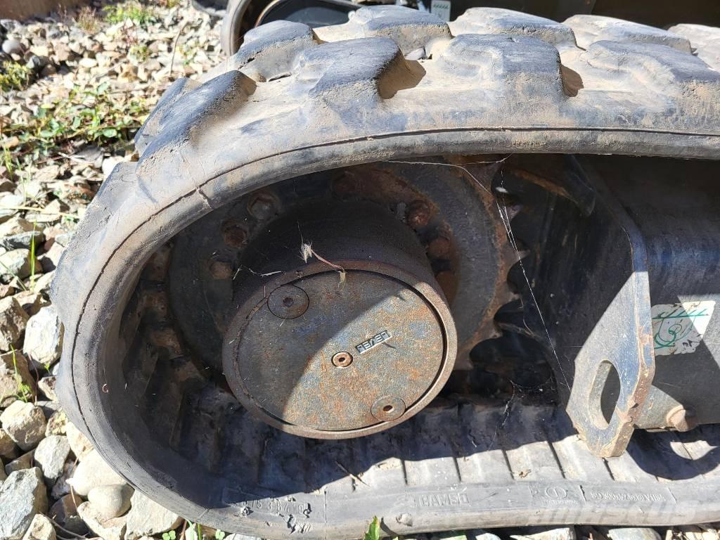 Komatsu PC26MR-5 小型挖掘机