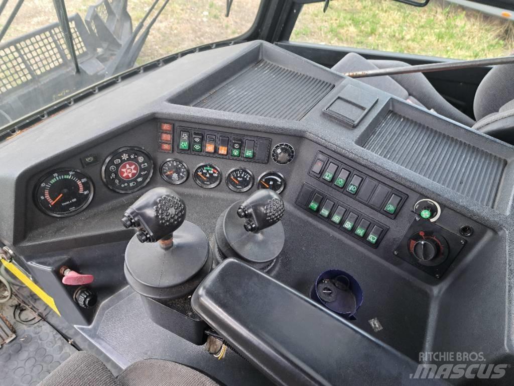 Kässbohrer PB 280 D 铲雪车