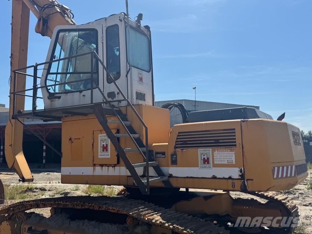 Liebherr 922 工业挖掘机
