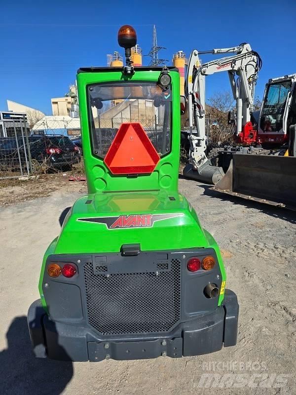 Avant 755 i 滑移装载机